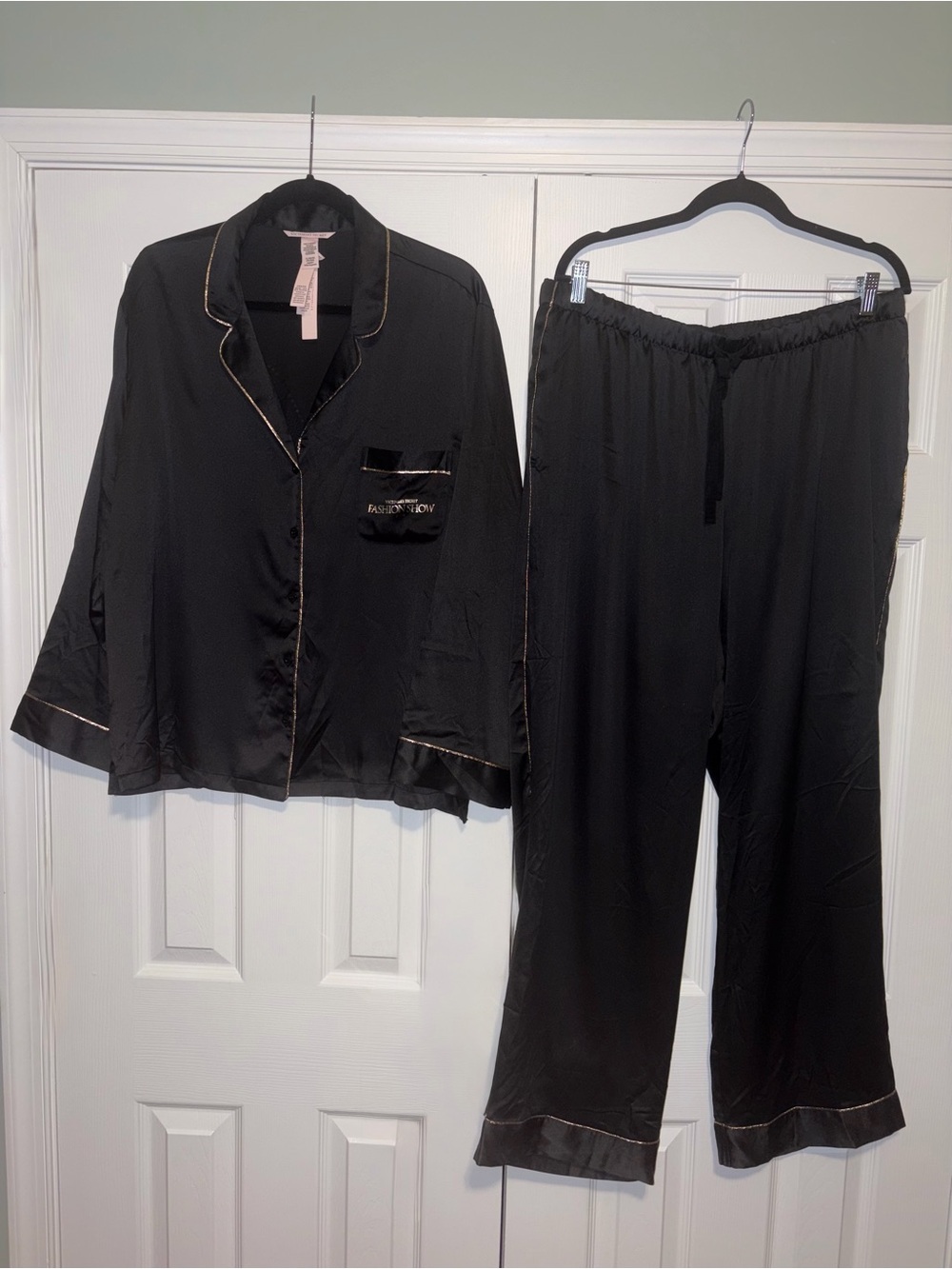 NEW Victoria's Secret Black Satin Pajama Set with Contrast Trim women XL